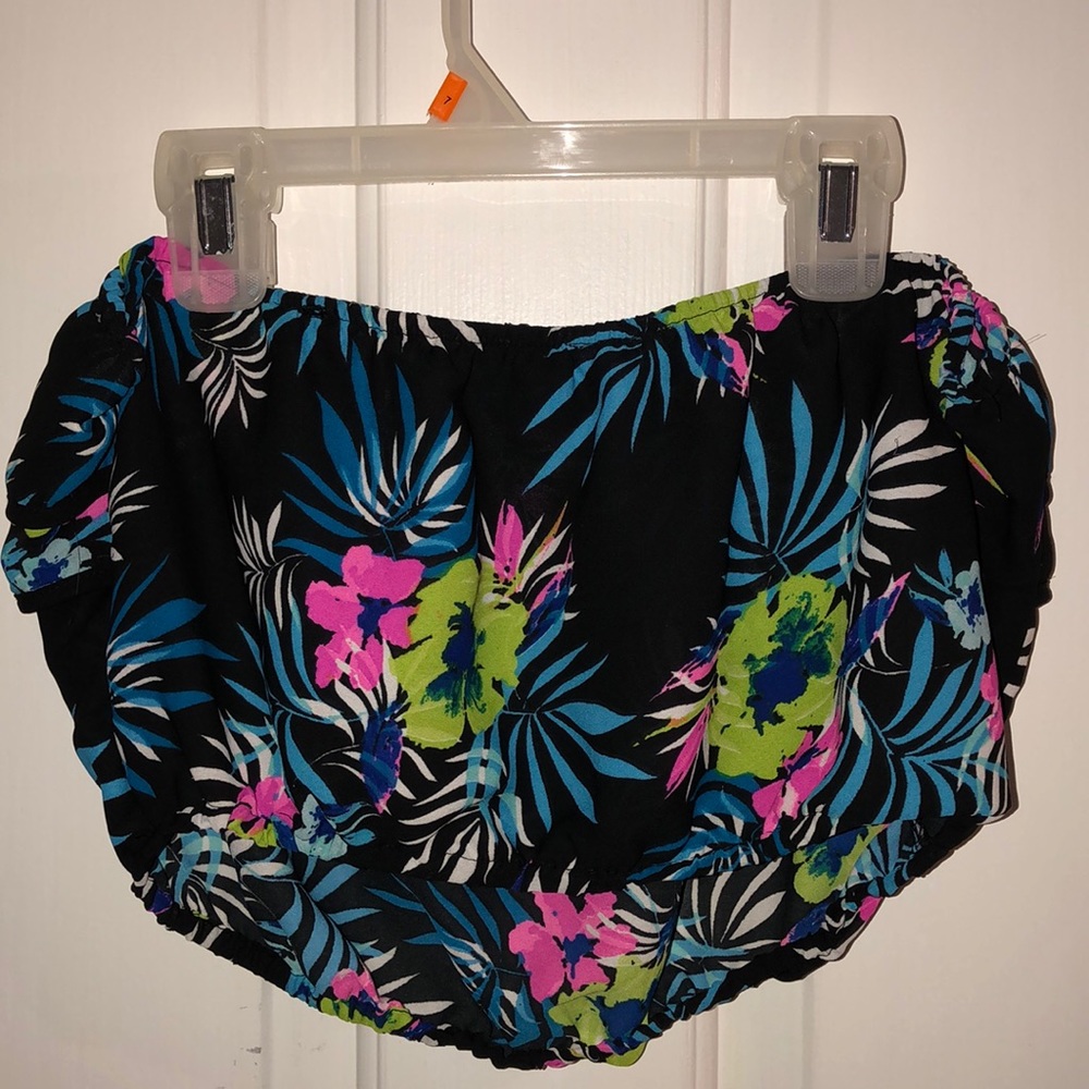Flowered Crop Top - Picture 2 of 4